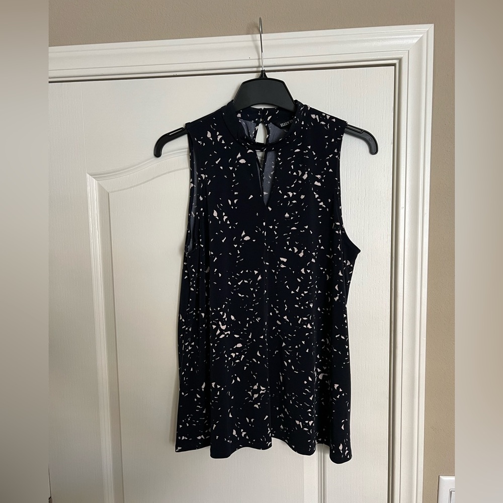 Ellen Tracy Black and White Sleeveless w/ Keyhole and gold buttons. Large.